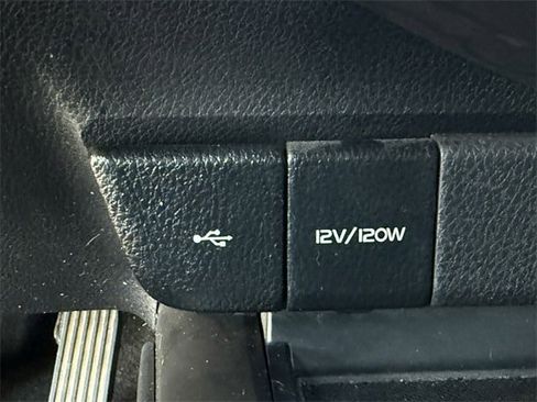 Used 2023 Toyota Camry SE image 21