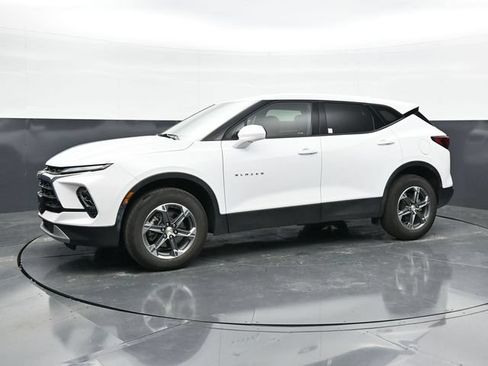 Used 2025 Chevrolet Blazer LT FWD image 6
