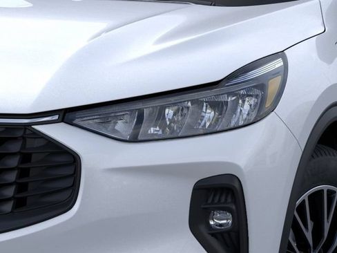 New 2025 Ford Escape SE FWD image 18