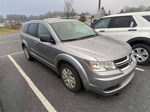 Used 2018 Dodge Journey SE image 1