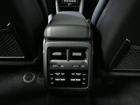 New 2025 Porsche Macan Turbo Electric image 27