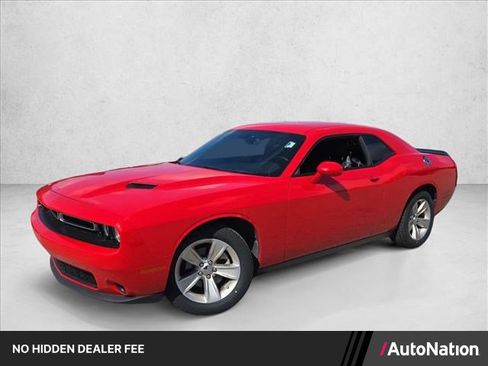 Used 2023 Dodge Challenger SXT RWD image 1