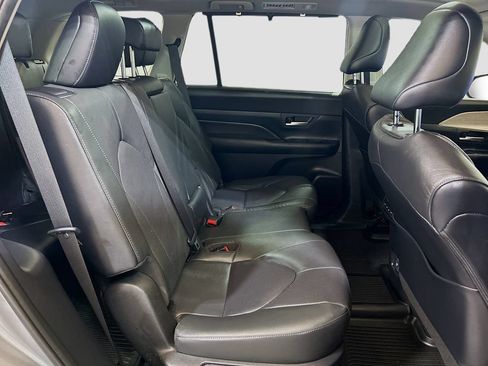 Used 2025 Toyota Grand Highlander FWD image 27