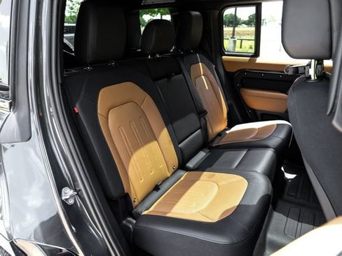 Used 2024 Land Rover Defender 110 X AWD/4WD image 46