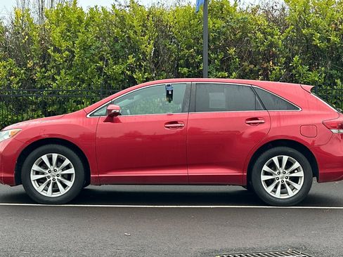 Used 2013 Toyota Venza LE image 7