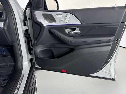 New 2026 Mercedes-Benz GLS 580 4MATIC image 24