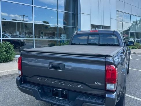 Used 2016 Toyota Tacoma TRD Sport w/ Towing Package AWD/4WD image 4