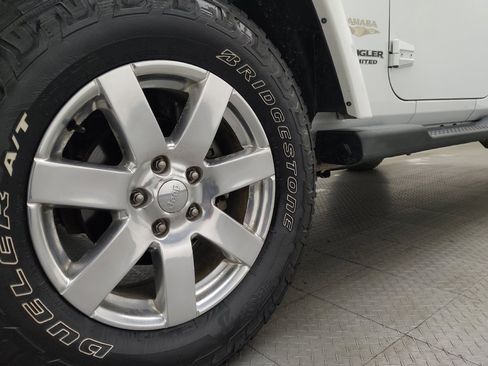 Used 2014 Jeep Wrangler Unlimited Sahara w/ Dual Top Group image 31