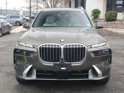Used 2025 BMW X7 xDrive40i image 2