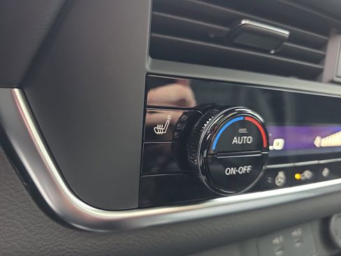 Used 2026 Nissan Rogue SV w/ SV Premium Package image 30