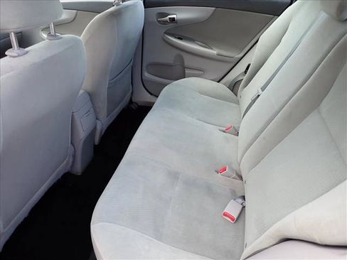 Used 2013 Toyota Corolla LE FWD image 7