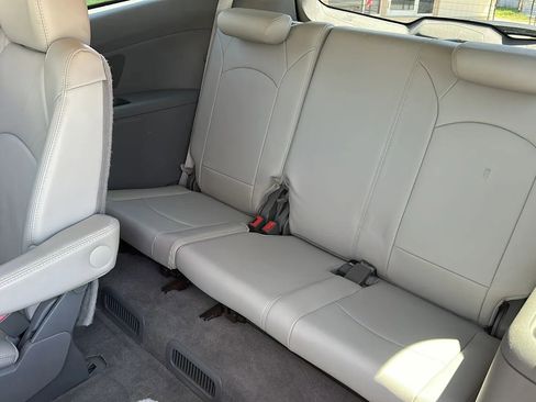 Used 2012 Chevrolet Traverse LT image 15