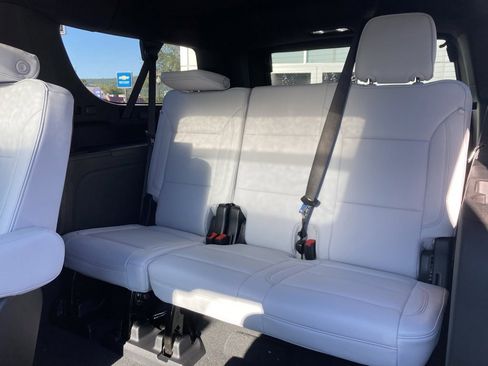 New 2025 Chevrolet Suburban Premier image 26