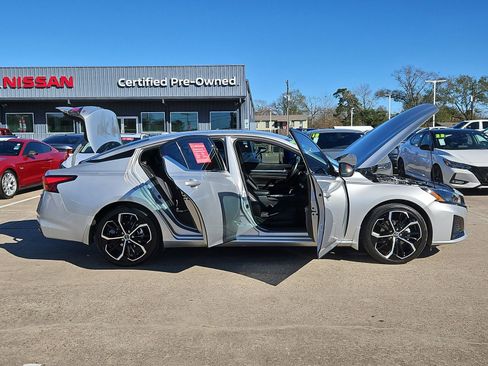 Certified 2023 Nissan Altima 2.5 SR image 13