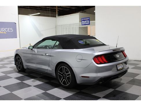 Used 2023 Ford Mustang Premium image 6