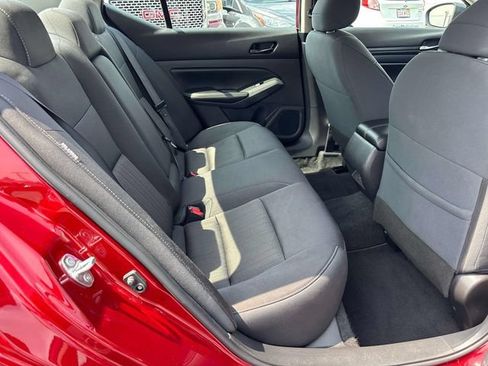 Used 2024 Nissan Altima 2.5 SV FWD image 19