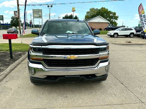Used 2018 Chevrolet Silverado 1500 LT w/ All Star Edition AWD/4WD image 2