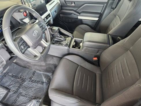 Used 2024 Toyota Tacoma TRD Off-Road image 3