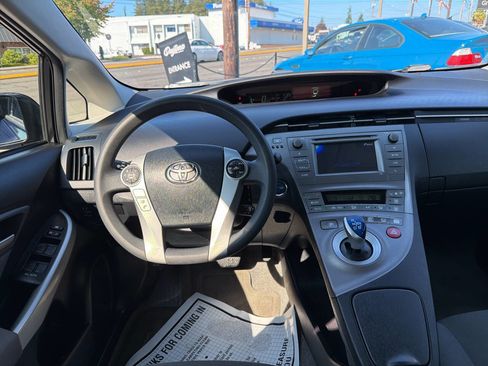 Used 2014 Toyota Prius Two image 24