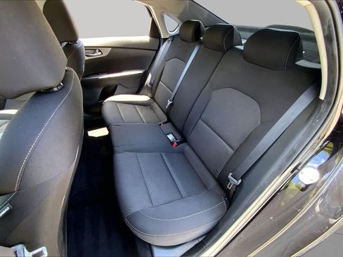 Used 2021 Kia Forte LXS FWD image 19