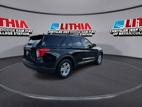 Used 2024 Ford Explorer XLT w/ Equipment Group 202A RWD image 8