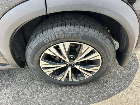 Used 2023 Nissan Rogue SV AWD/4WD image 9