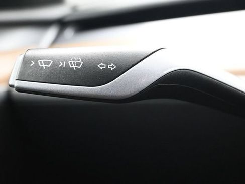 Used 2025 Tesla Model Y Long Range RWD image 23
