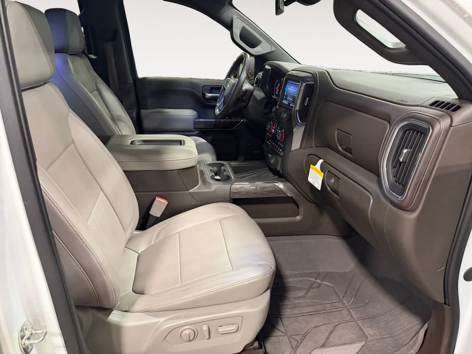 Used 2019 Chevrolet Silverado 1500 LTZ w/ LTZ Plus Package AWD/4WD image 16