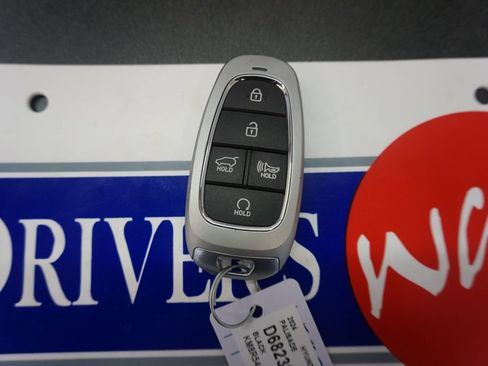 Used 2024 Hyundai Palisade Limited FWD image 21