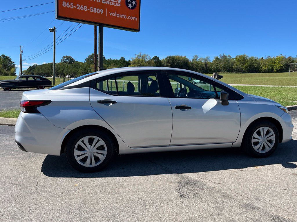 Used 2020 Nissan Versa S FWD image 11