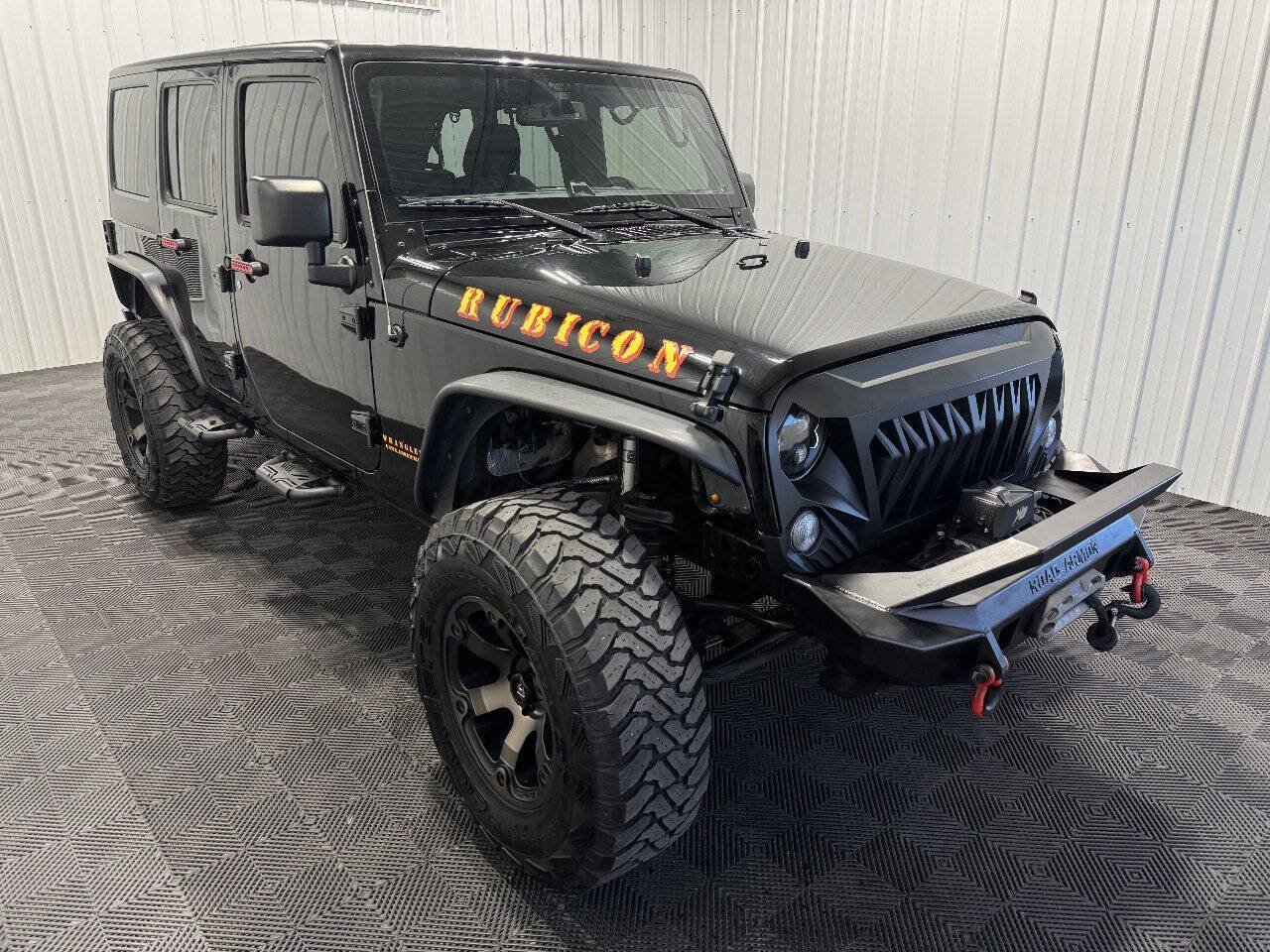 Used 2018 Jeep Wrangler Unlimited Rubicon w/ Connectivity Group AWD/4WD image 2