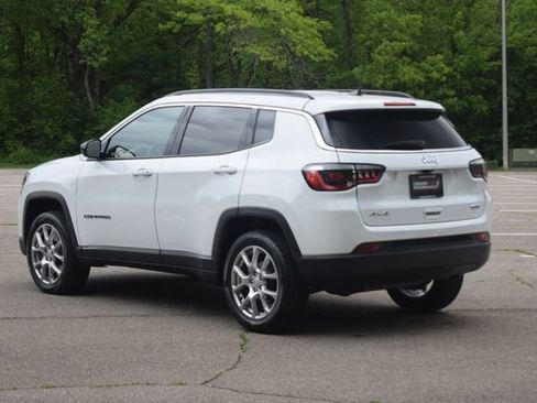 Used 2023 Jeep Compass Latitude AWD/4WD image 23