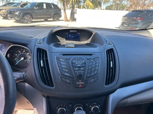 Used 2015 Ford Escape SE image 19
