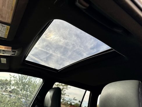 Used 2021 Lexus GX 460 Premium w/ Premium Package image 11