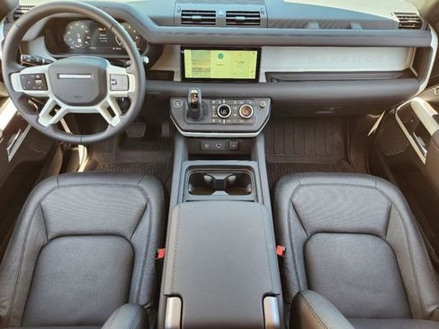 Used 2024 Land Rover Defender 110 S image 25