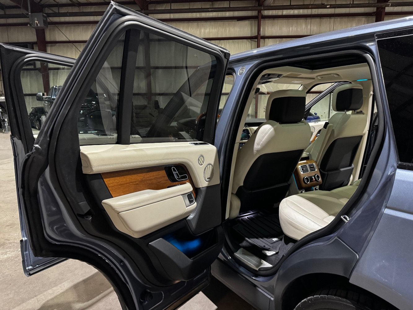 Used 2022 Land Rover Range Rover Westminster Edition AWD/4WD image 16