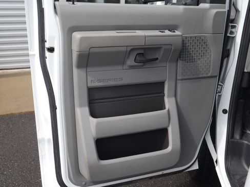 Certified 2025 Ford E-450 and Econoline 450 Super Duty w/ Power Equipment Group RWD image 21