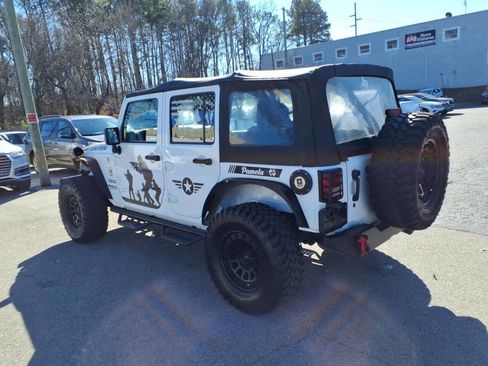 Used 2017 Jeep Wrangler Unlimited Sport w/ Connectivity Group image 5