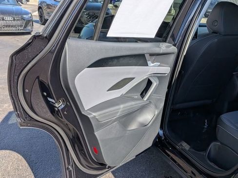 New 2026 Volkswagen Tiguan SE AWD/4WD image 12