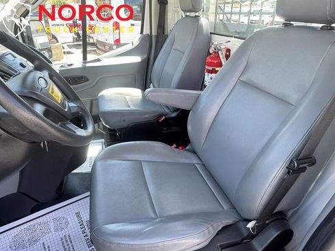 Used 2018 Ford Transit 250 138 RWD image 18