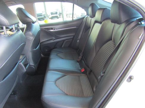 Used 2021 Toyota Camry SE FWD image 9