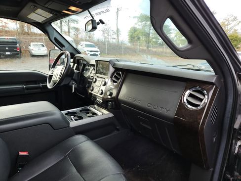 Used 2015 Ford F250 Platinum w/ FX4 Off-Road Package image 16