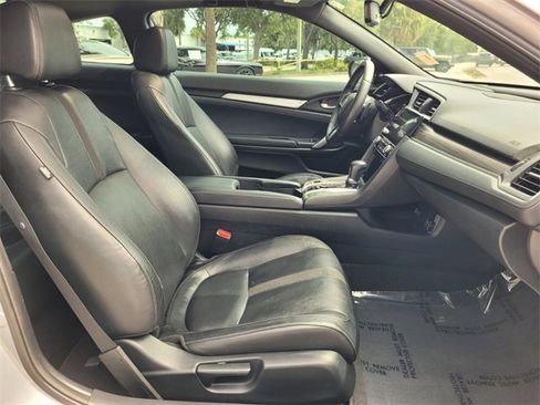 Used 2019 Honda Civic Touring image 17
