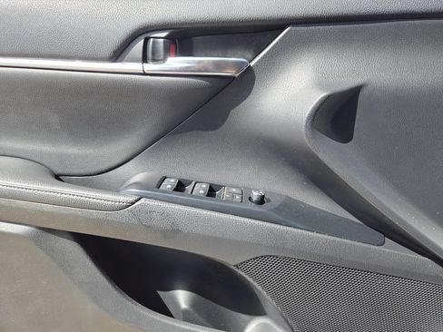 Used 2019 Toyota Camry XSE FWD image 18