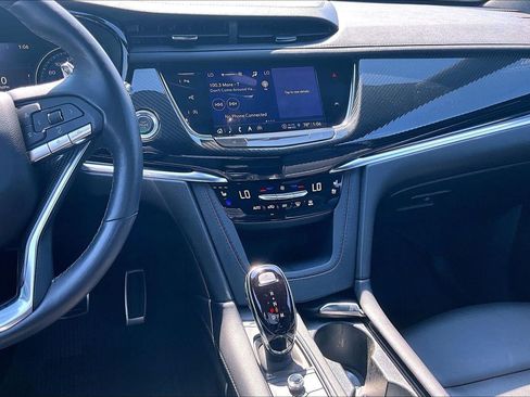 Certified 2024 Cadillac XT6 Sport w/ Technology Package AWD/4WD image 6