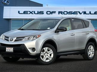 Used 2015 Toyota RAV4 LE video 1