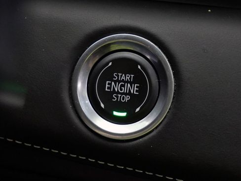Used 2024 Cadillac Escalade Premium Luxury Platinum AWD/4WD image 30