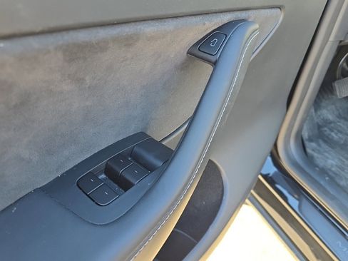 Used 2025 Tesla Model Y Long Range image 11