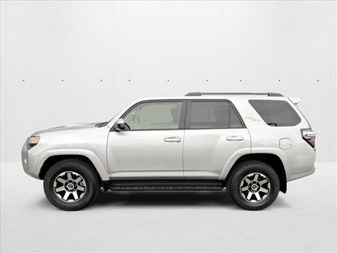 Certified 2024 Toyota 4Runner TRD Off-Road image 4