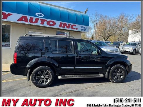 Used 2011 Nissan Pathfinder Silver w/ Protection Pkg image 3